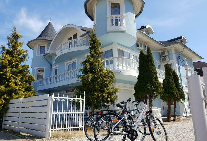 Bed and Breakfast Crystal és Susanne Panzió