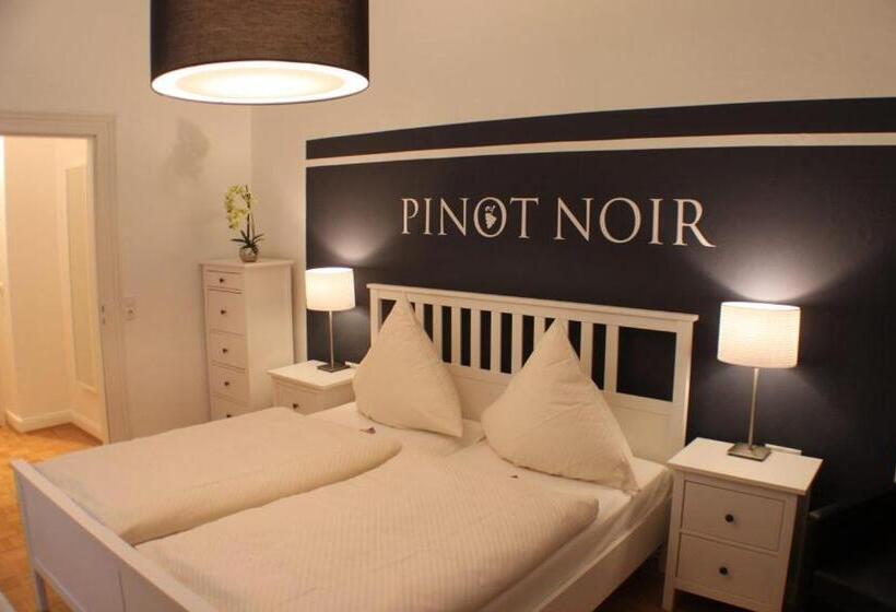 هتل Dinoris Boutique