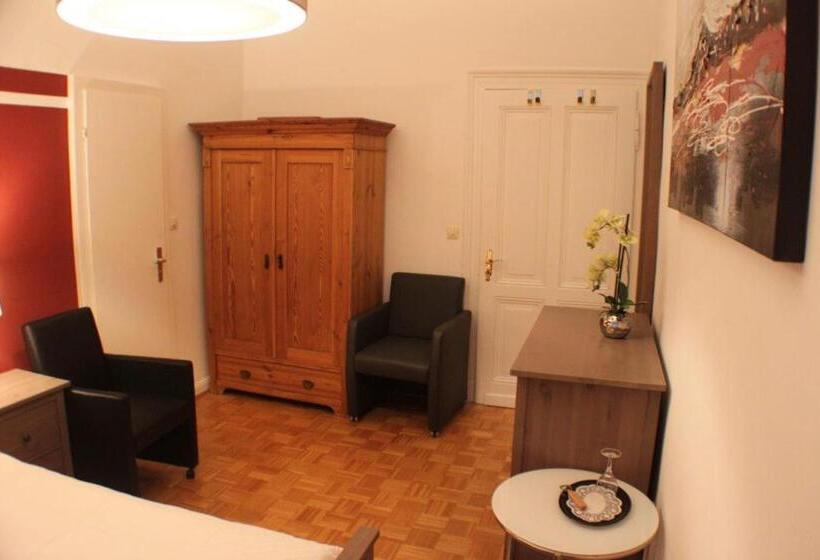 هتل Dinoris Boutique