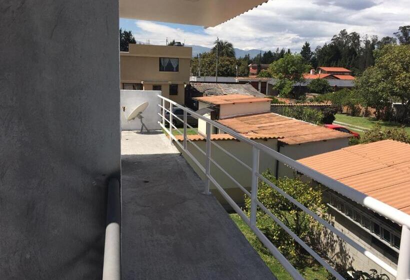 هتل Tababela Airport B&b