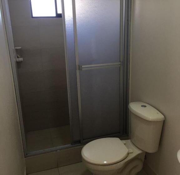 هتل Tababela Airport B&b