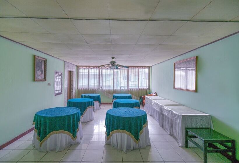 Reddoorz Syariah At Hotel Matahari 2