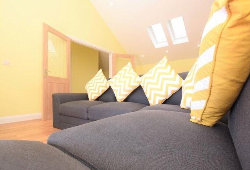 مبيت وإفطار The White Lady