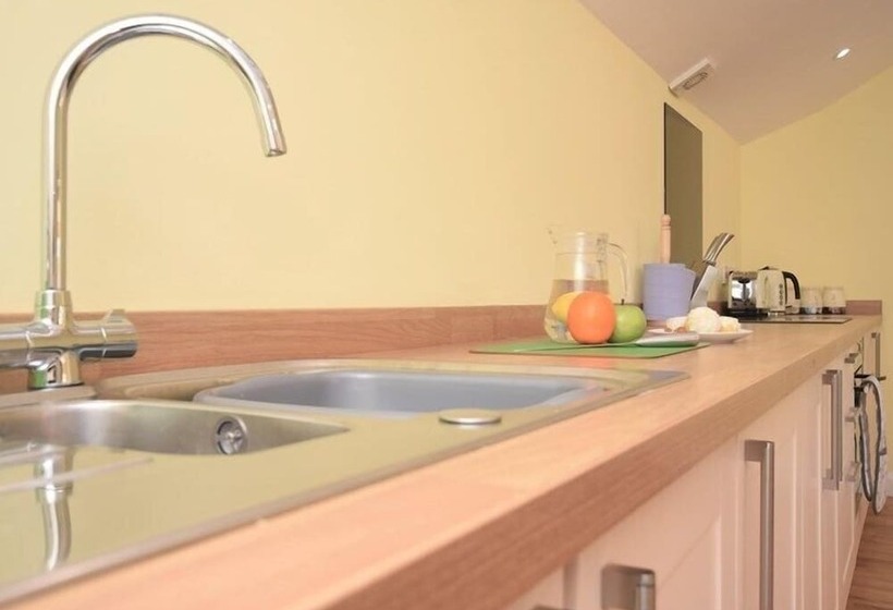 مبيت وإفطار The White Lady