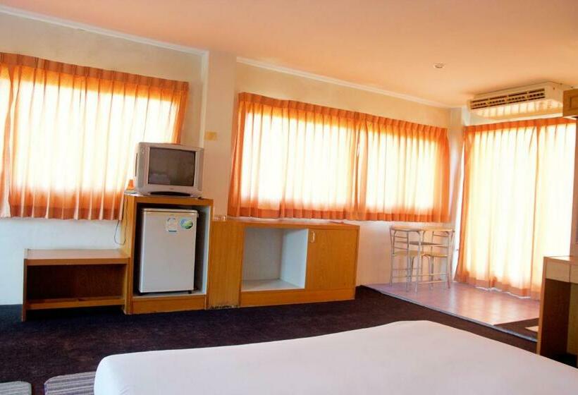 هتل Sichang Shine Khao Resort
