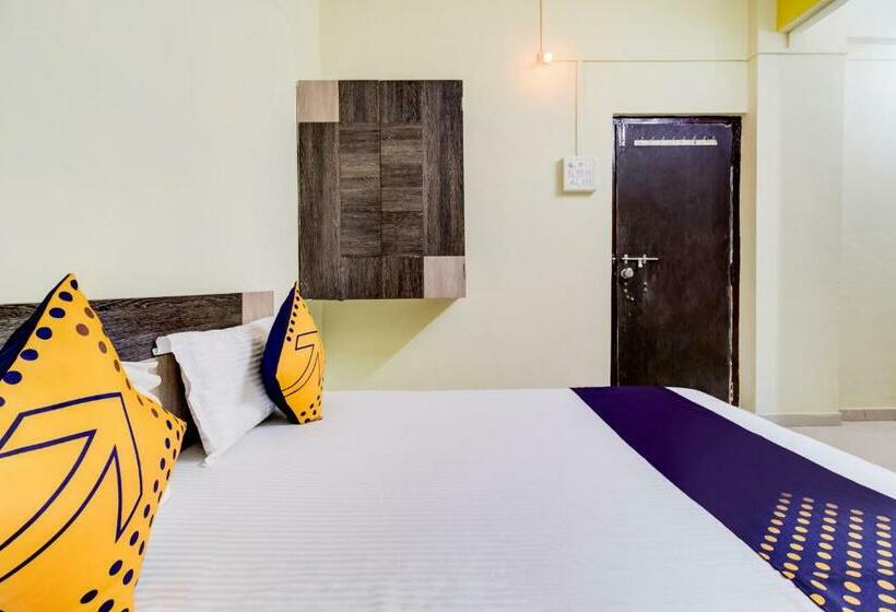 호텔 Spot On 67463 Shiv Residency