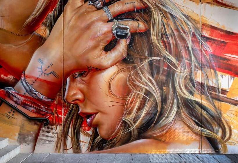 هتل The Adnate Perth   Art Series