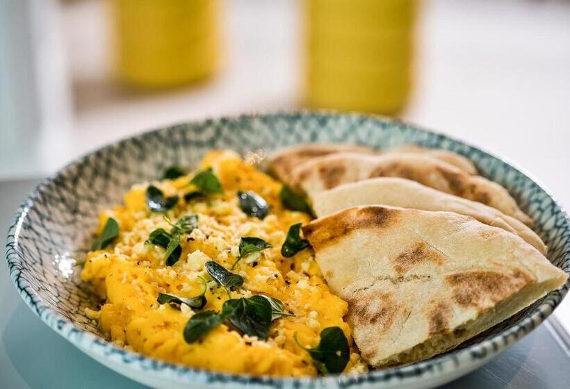 هتل The Adnate Perth   Art Series