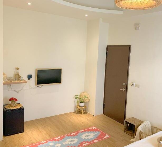 تختخواب و صبحانه W24墾丁民宿墾丁大街一館bnb