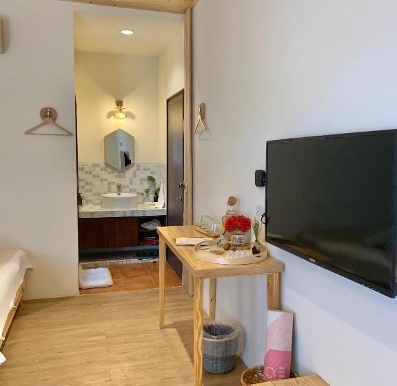 تختخواب و صبحانه W24墾丁民宿墾丁大街一館bnb