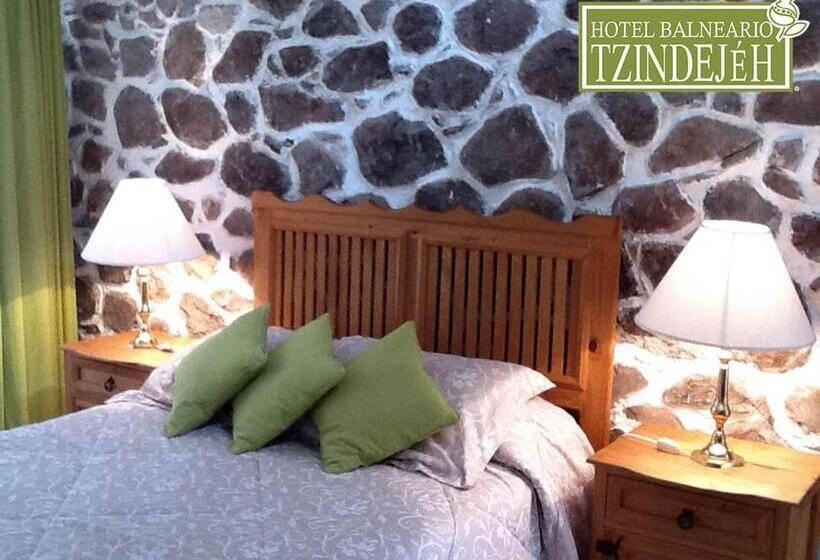 فندق Balneario Tzindejeh