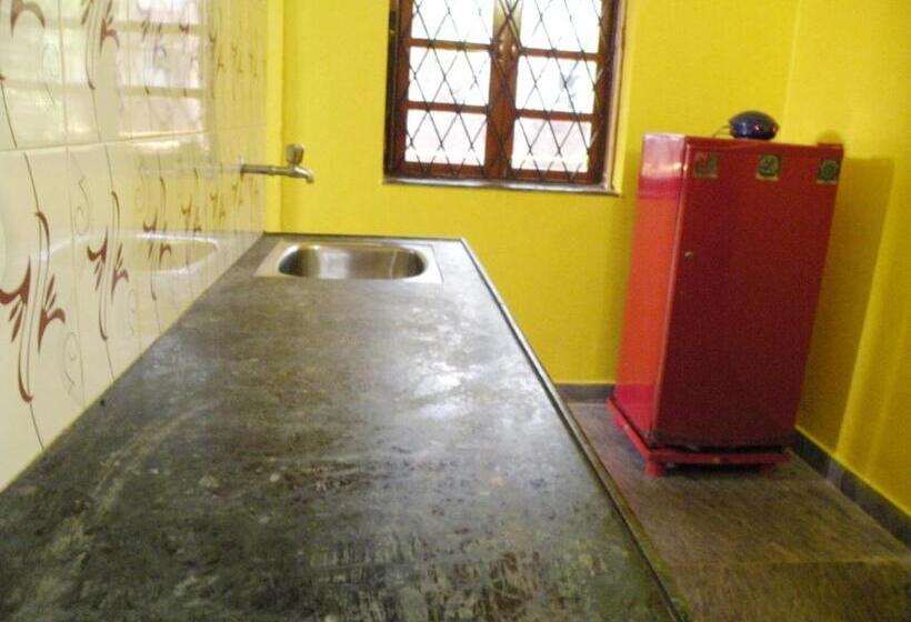 پانسیون Sai Guru Guest House