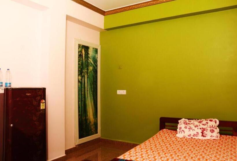 پانسیون Sai Guru Guest House