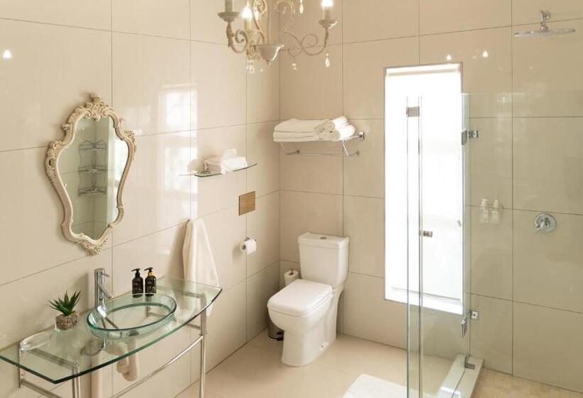 פנסיון The Falls Guest House