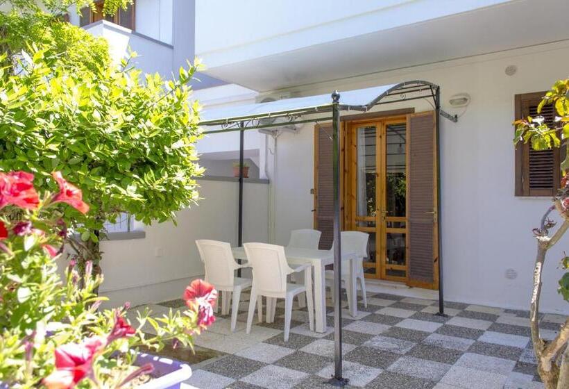 Residence Borgo Latino  Localo