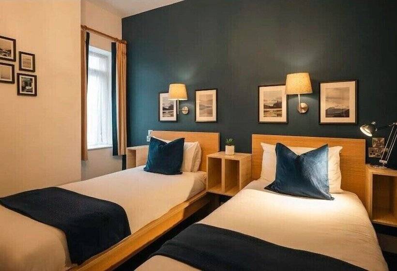 호텔 Celtic Lodge Guesthouse Restaurant & Bar