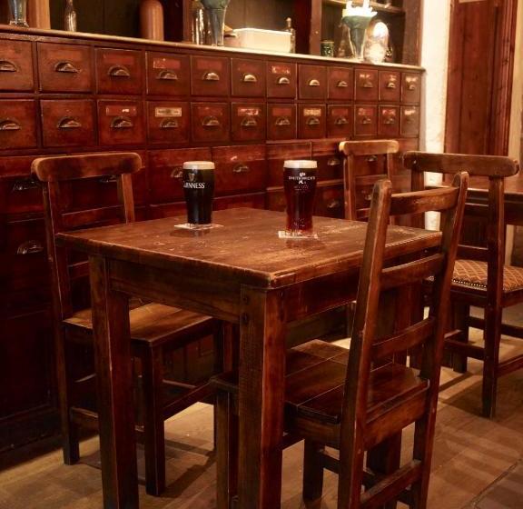هتل Celtic Lodge Guesthouse – Restaurant & Bar