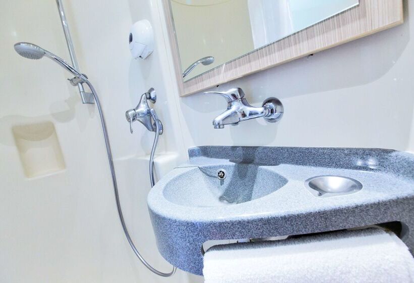 هتل Premiere Classe Beziers