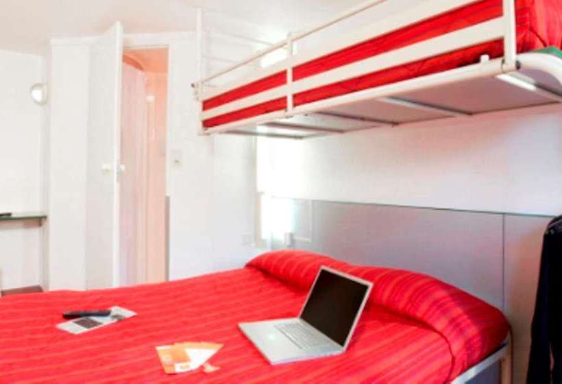 Отель Premiere Classe Coulommiers Mouroux