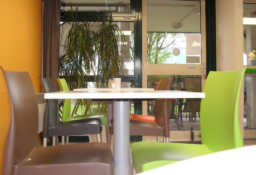 בית מלון כפרי Premiere Classe Liege / Luik