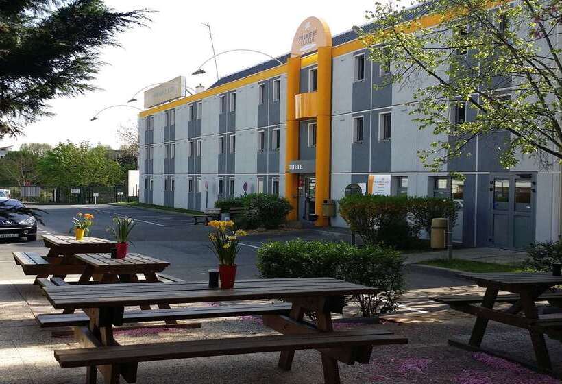 בית מלון כפרי Premiere Classe Montreuil