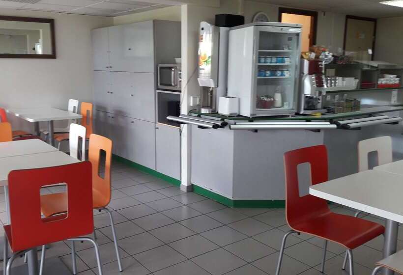 בית מלון כפרי Premiere Classe Reims Est  Taissy