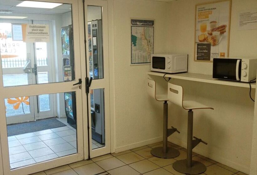 Отель Premiere Classe Saint Brice Sous Foret