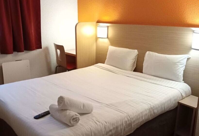 Отель Premiere Classe Saint Brice Sous Foret