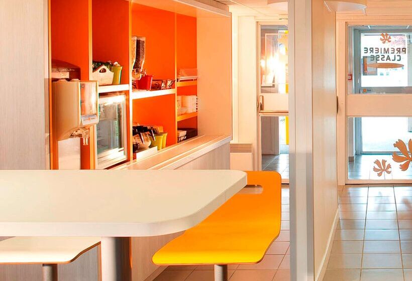 Отель Premiere Classe Versailles  Saint Cyr L Ecole