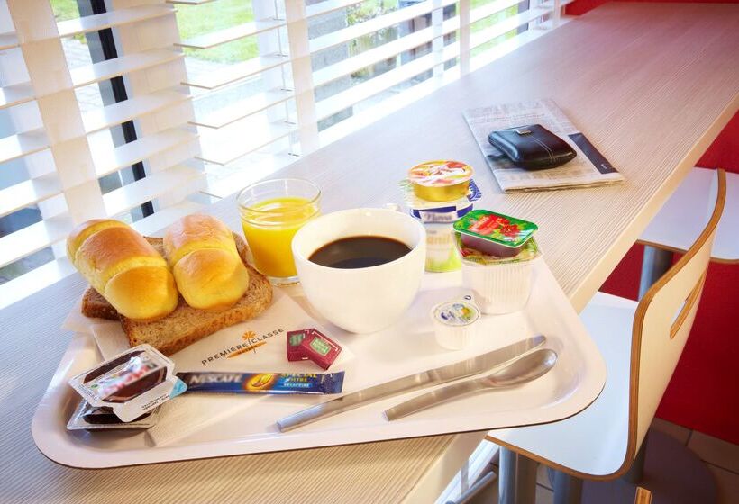 Отель Premiere Classe Versailles  Saint Cyr L Ecole