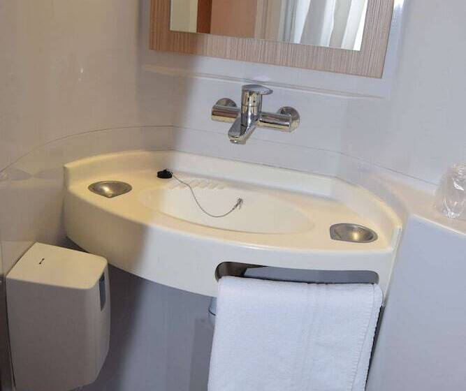 Отель Premiere Classe Creil   Villers Saint Paul