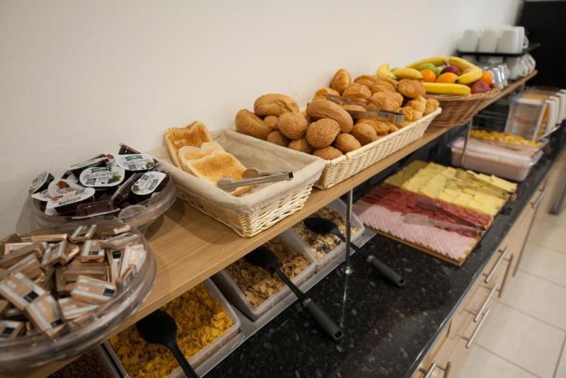 בית מלון כפרי St George S Inn Victoria