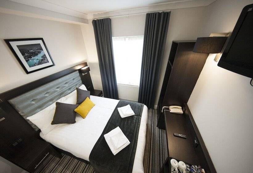 בית מלון כפרי St George S Inn Victoria