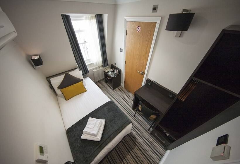 בית מלון כפרי St George S Inn Victoria