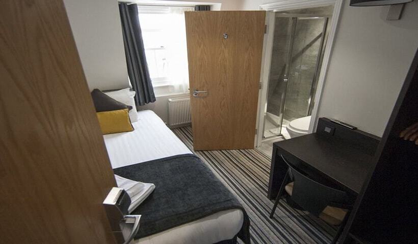 בית מלון כפרי St George S Inn Victoria