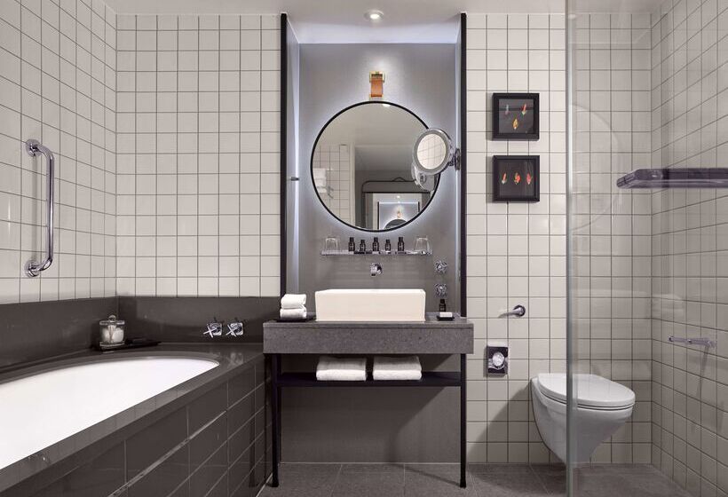 هتل The Trafalgar St. James London, Curio Collection By Hilton