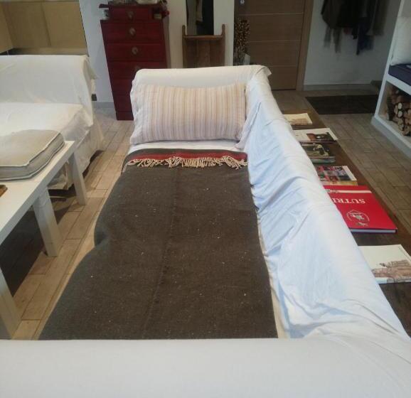 Bed and Breakfast Nerone S   Sutri Bed & Dinner