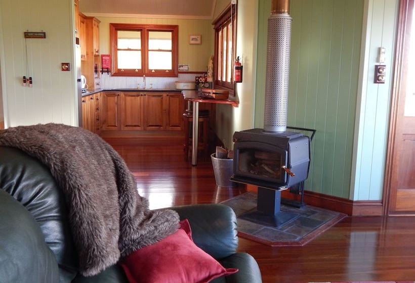 민박 R On The Downs Bnb & Spa Cottages