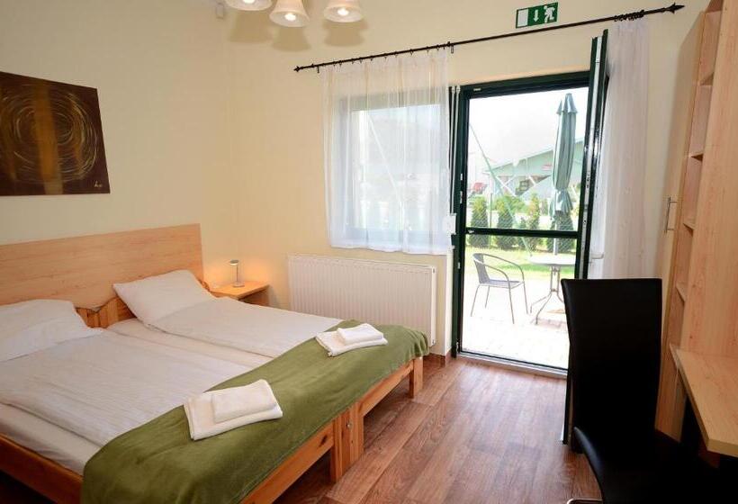 Bed and Breakfast Szárszó Panzió