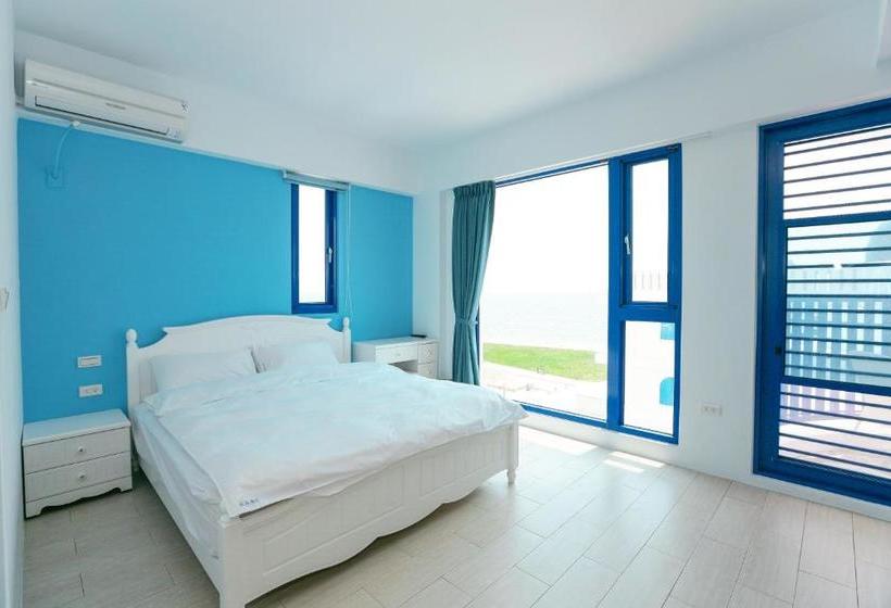 تختخواب و صبحانه Travel Light House