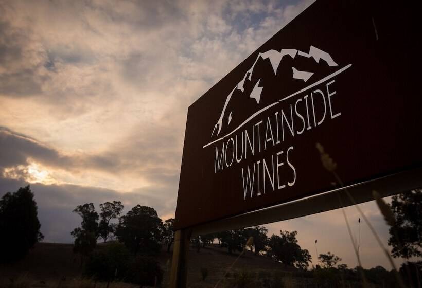 Blue House At Mountainside Wines