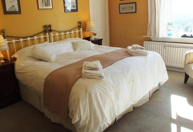 Dowfold House Bed And Breakfast