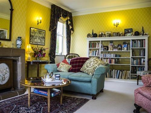 Dowfold House Bed And Breakfast