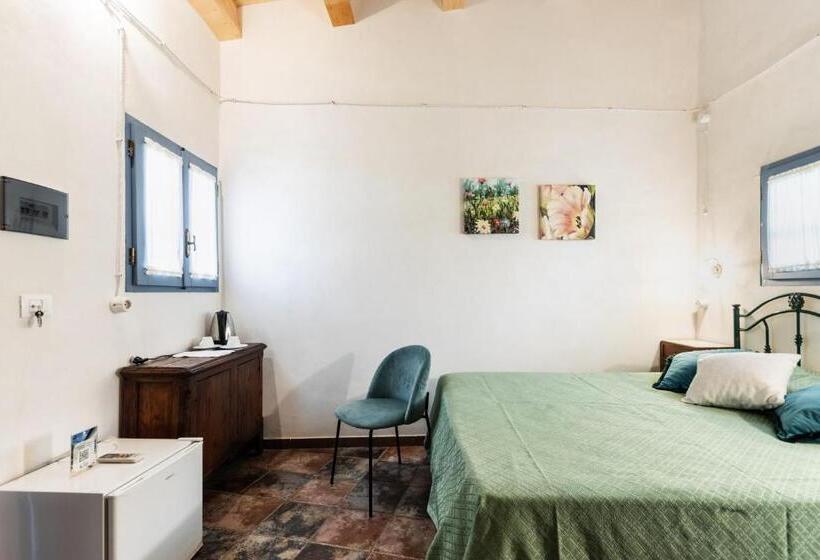 هتل Agriturismo Val Di Noto