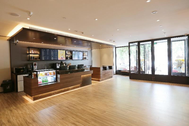 בית מלון כפרי Hanting Express Jinzhou West Railway Station