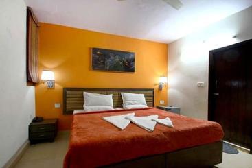 هتل Viren Pacific By Wb Inn