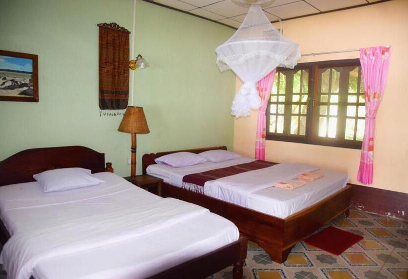 پانسیون Anouxa Riverview Guesthouse