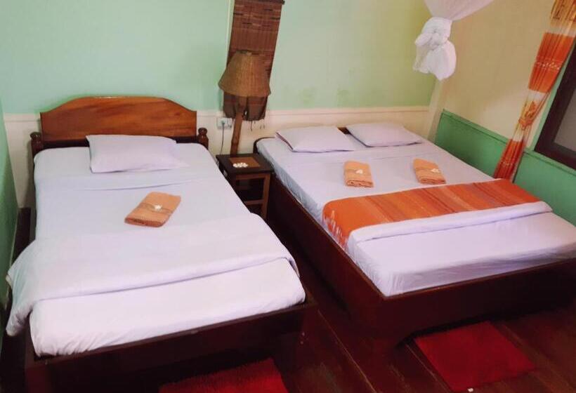 پانسیون Anouxa Riverview Guesthouse