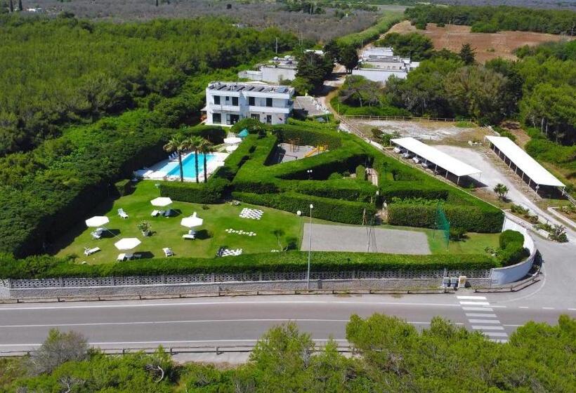 Residence Punta Cassano   In Piscina Sulla Spiaggia Di Sabbia