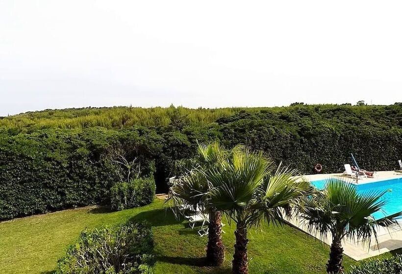 Residence Punta Cassano   In Piscina Sulla Spiaggia Di Sabbia